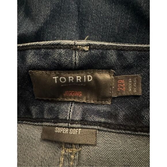 Torrid Super Soft Skinny Jeans Sz 22R - Picture 5 of 6